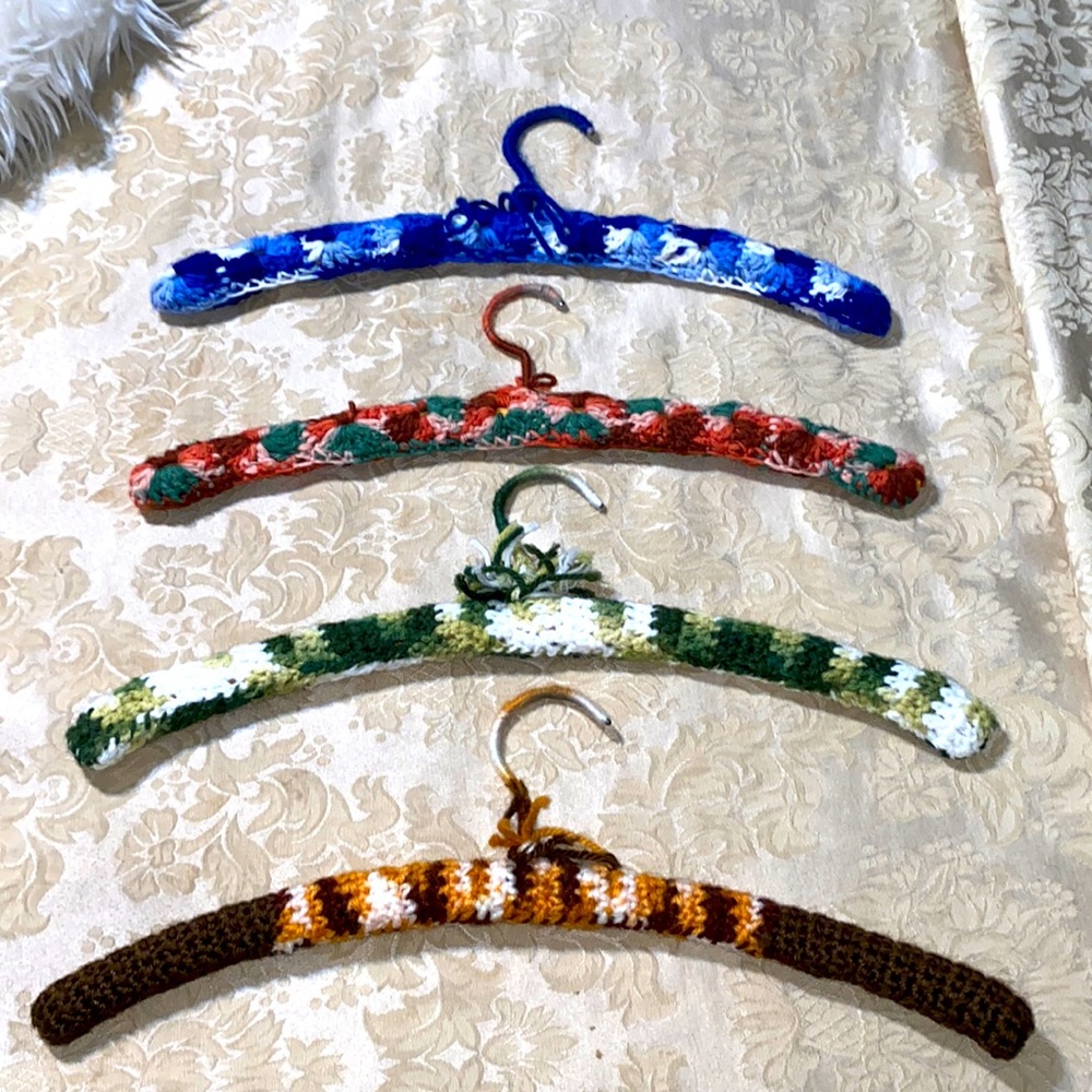 Set of 4 Vintage Wooden Crochet Knit Hangers